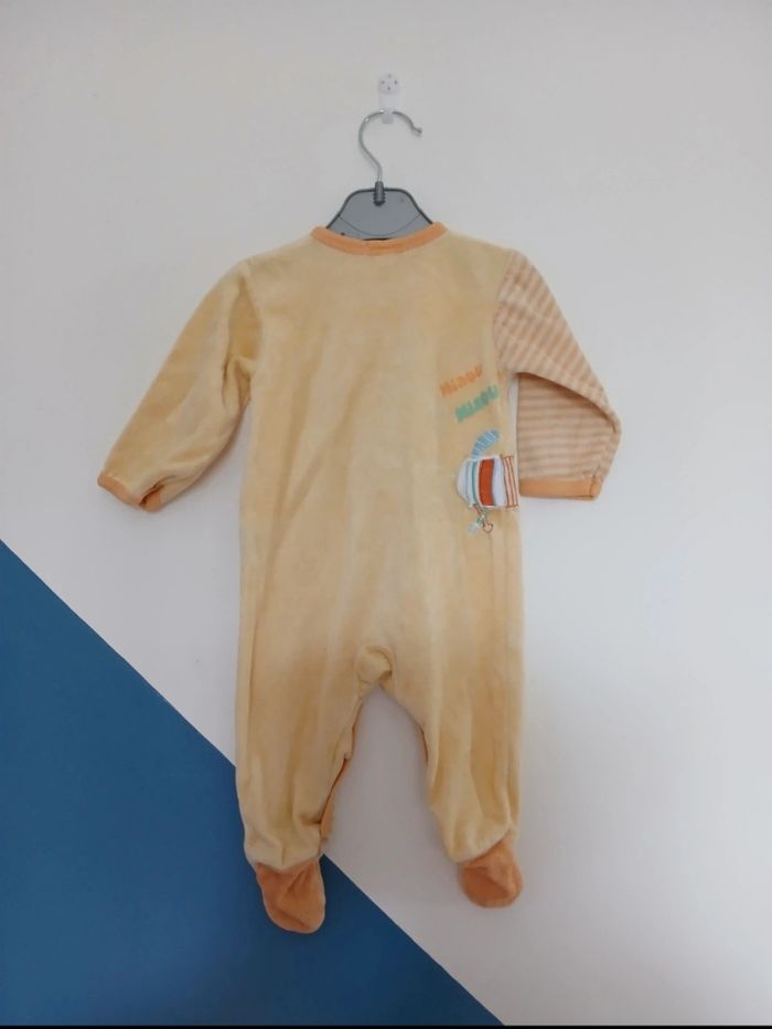 Pyjamas 6 mois - photo numéro 4