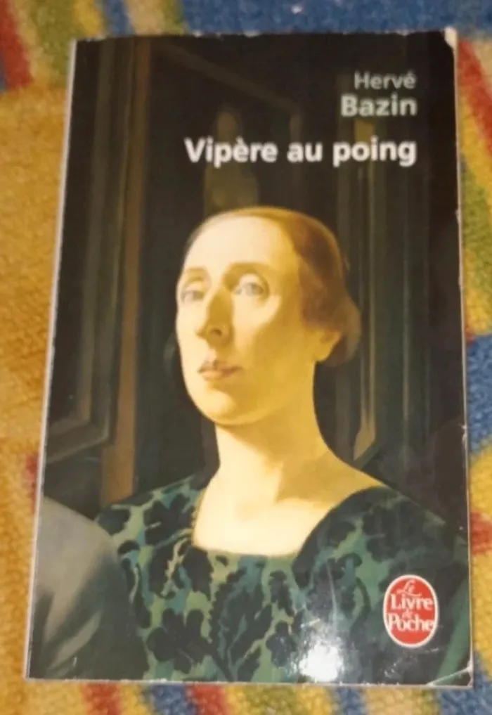 Vipère au poing