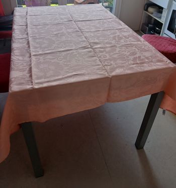 nappe rectangulaire rose en polyester