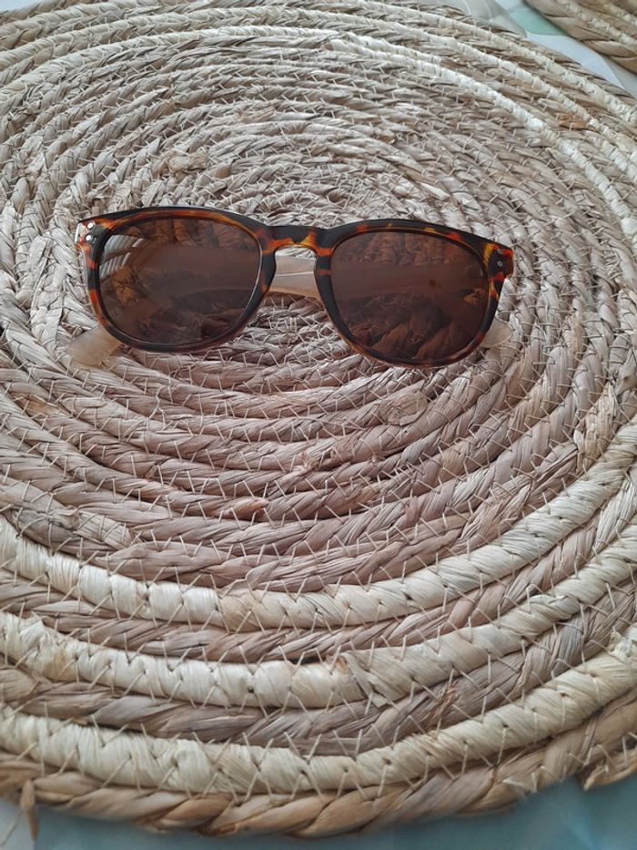 Lunette de soleil écailles de tortue - photo numéro 2