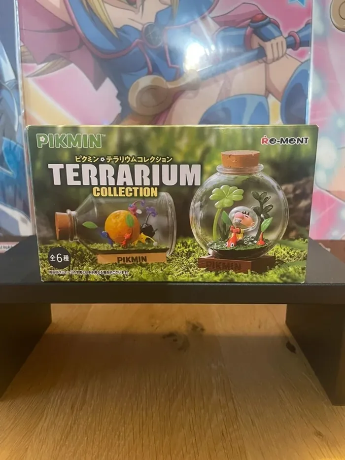 Pikmin –  Terrarium Pikmin rouge, Pikmin jaune & Buta-dokkuri (5-7 cm) Re-Ment