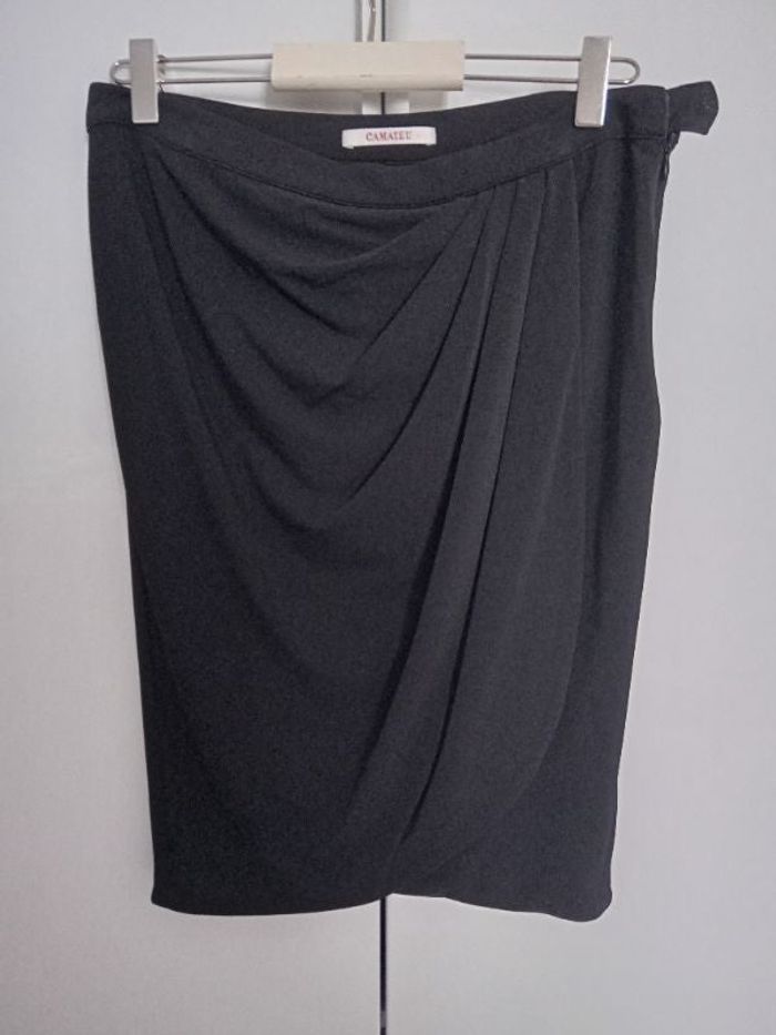 Jupe noire 38 neuve drapée