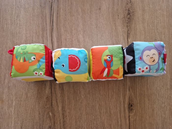 Cubes d'éveil Fisher Price