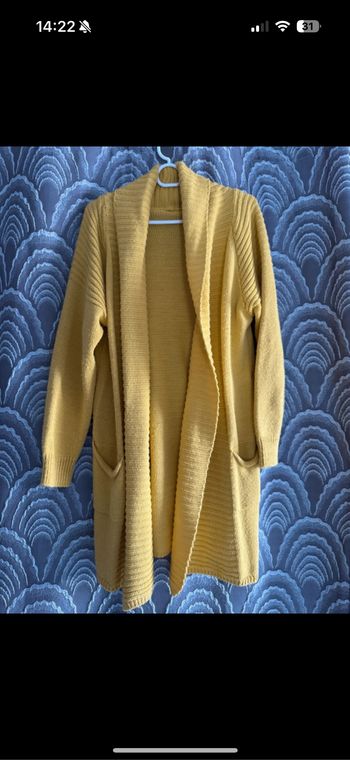 Gilet en laine jaune
