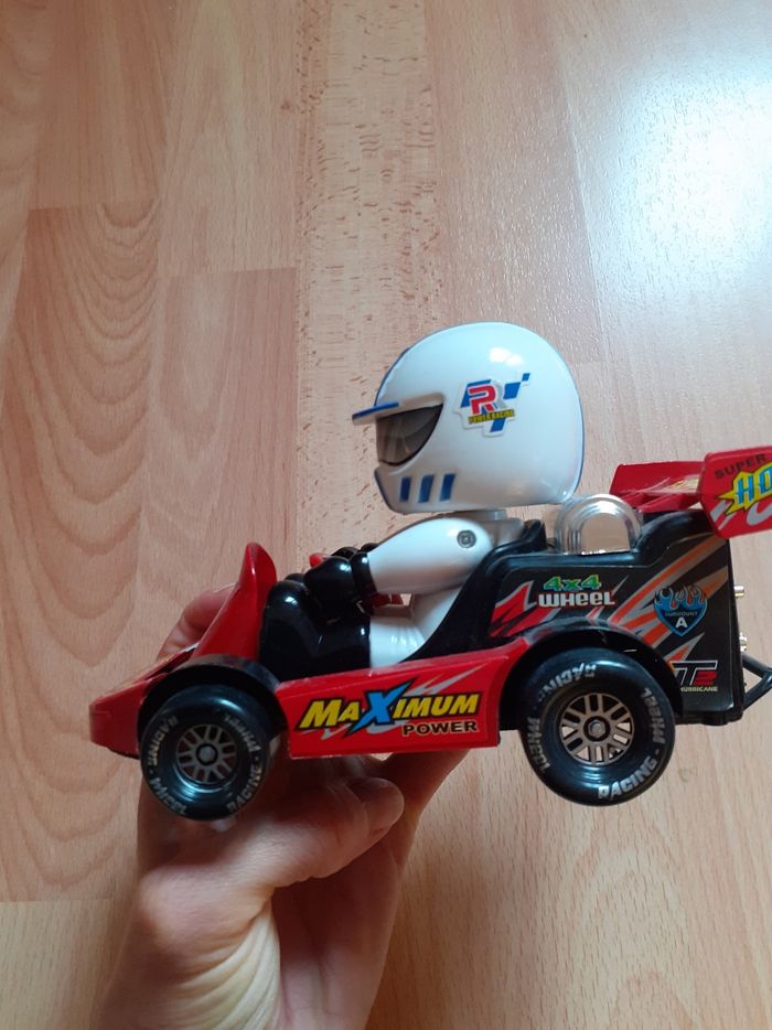 Voiture de course - photo numéro 3