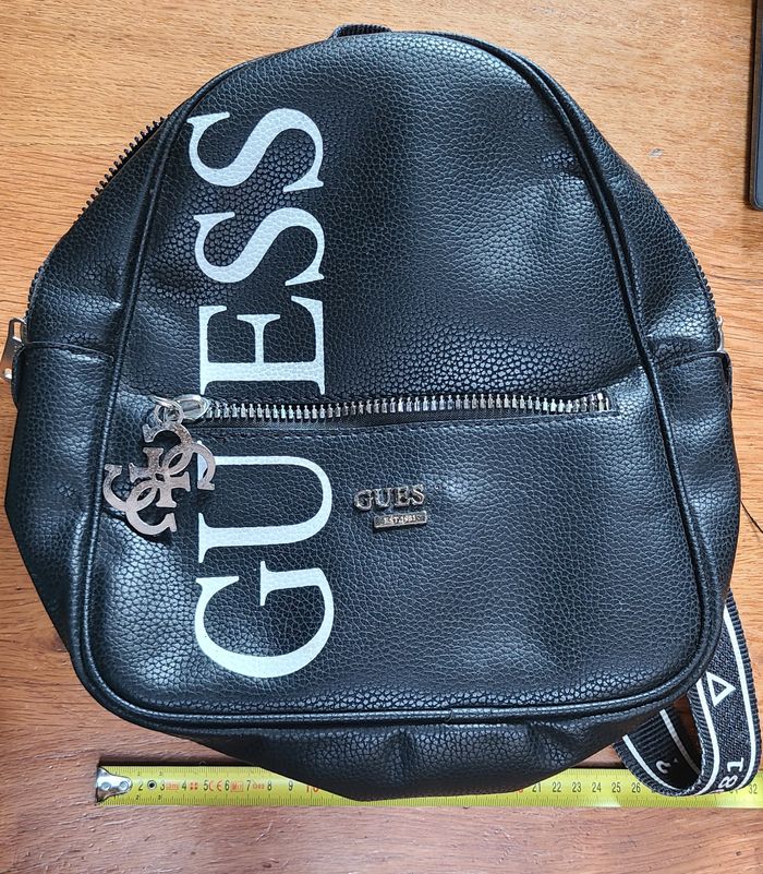 Sac à dos Guess (ce n'est pas l'original) - photo numéro 5