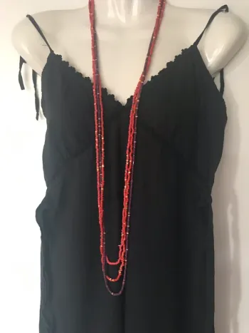 Lot de trois colliers de perles forme sautoir