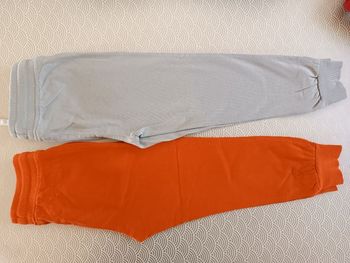 2 jogging fins