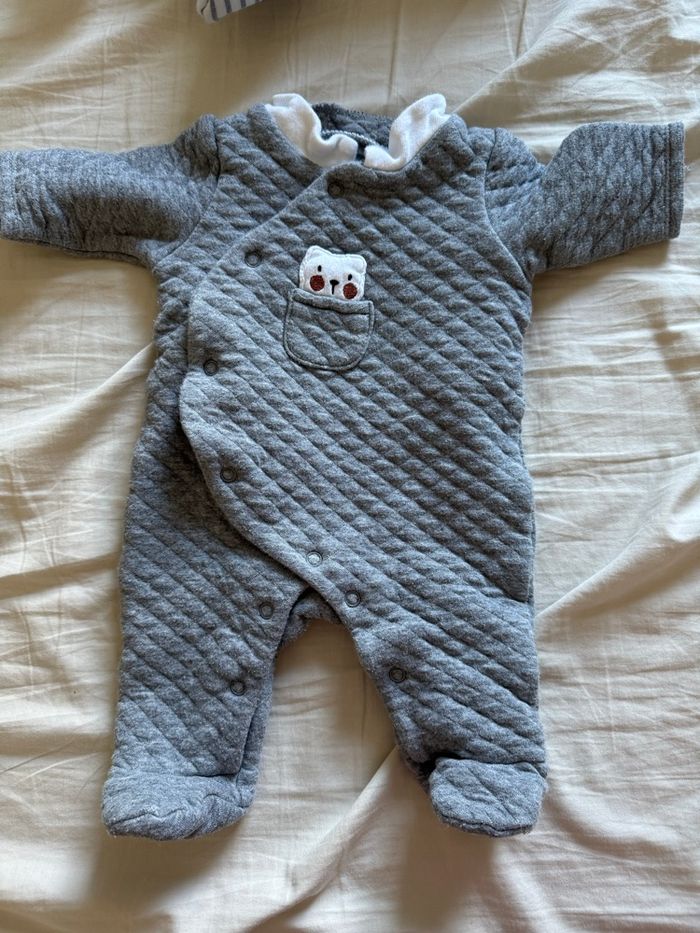Lot pyjama 1 mois - photo numéro 8