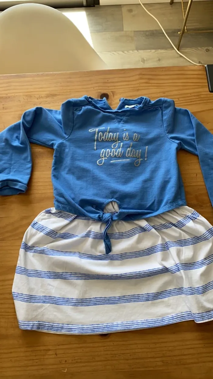 Ensemble robe et sweat 8 ans - photo numéro 3