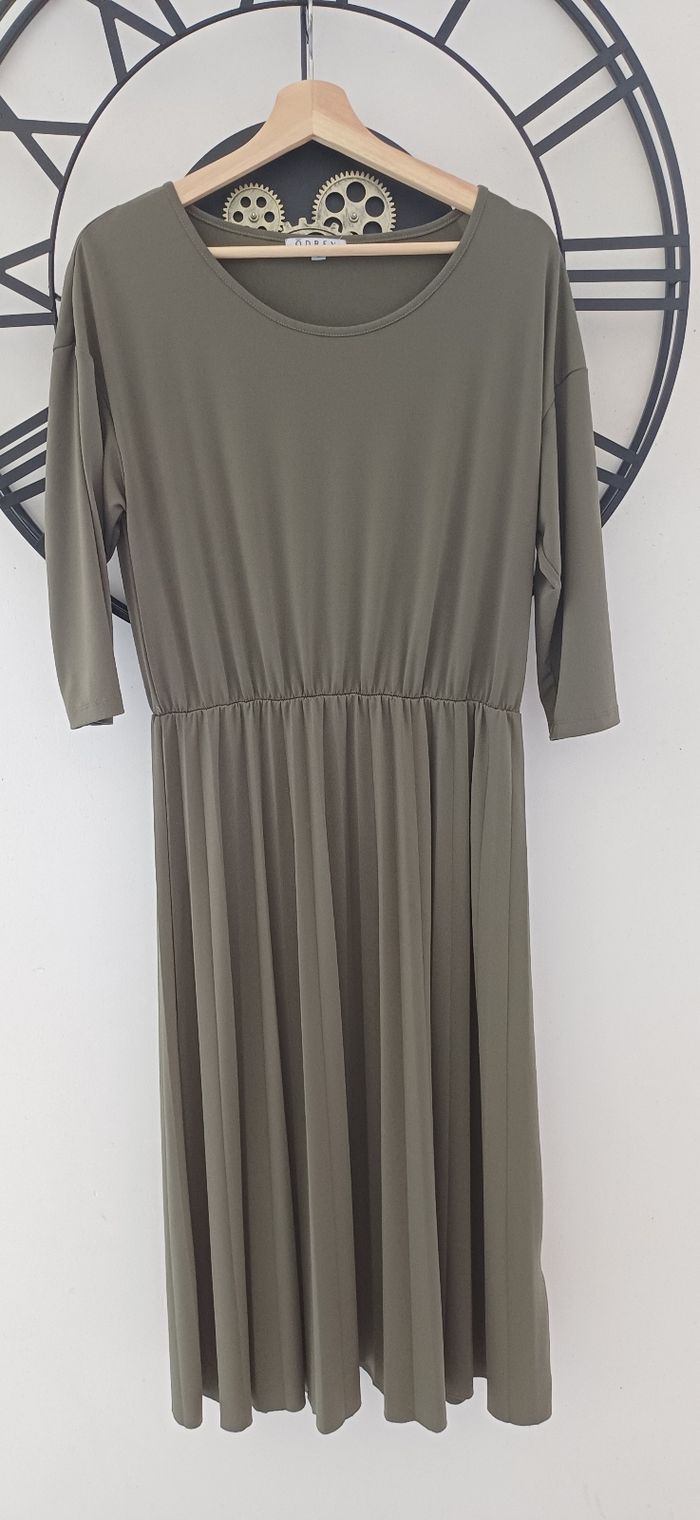 Robe mi-longue