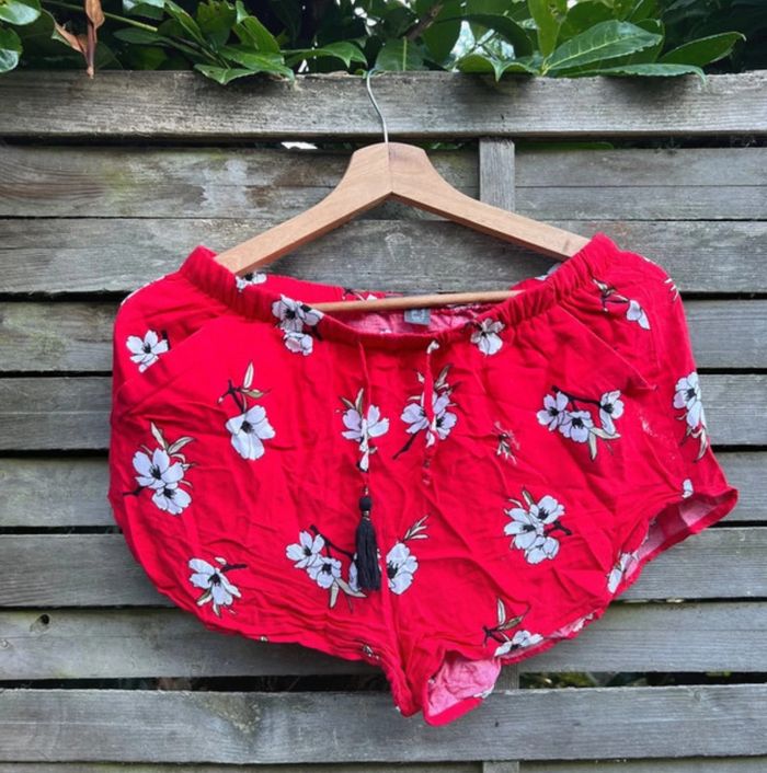 Short tendance Primark, taille 36, en bon état. - photo numéro 3
