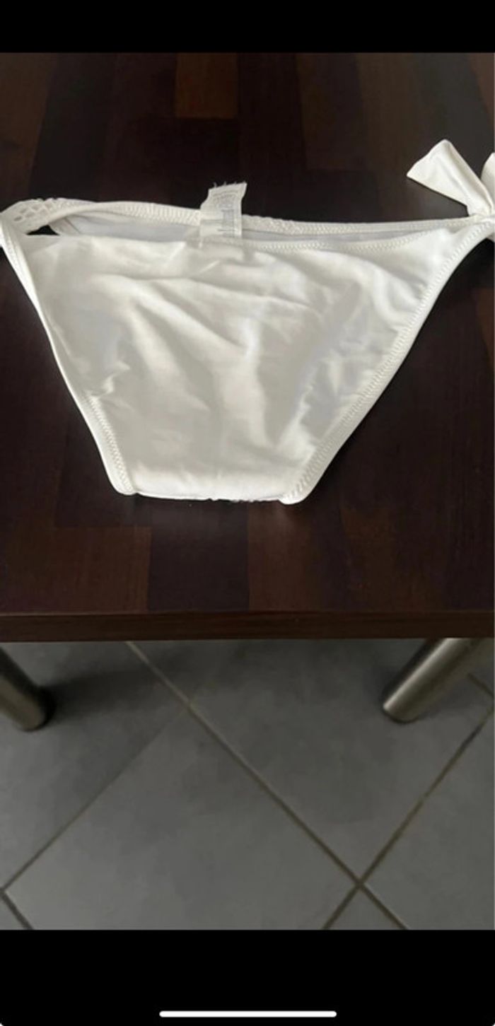 Maillot de bain 2 pièces blanc en parfait état taille 38 - photo numéro 6