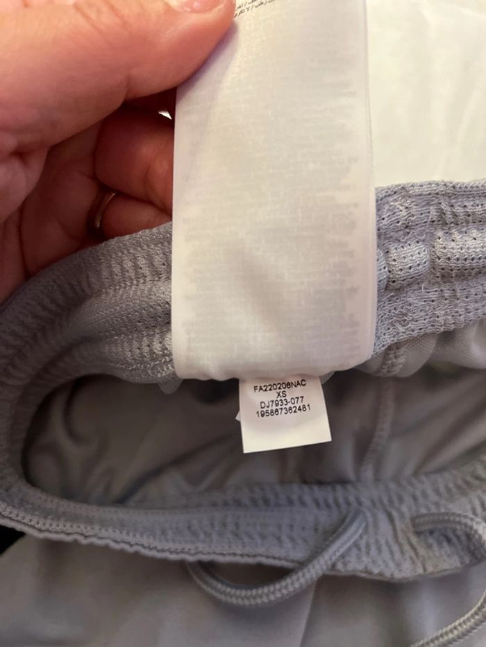 Short de foot Jordan, équipe Paris Saint-Germain taille 5/6 ans authentique neuf - photo numéro 5