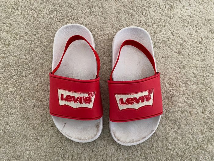 Claquettes / tong avec élastique Levi’s 🌻