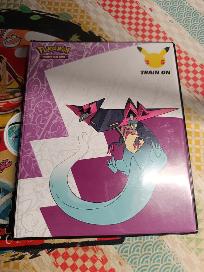 ✨ Classeur Pokémon Officiel + Lot de 50 Cartes Pokémon dont 5 Brillantes - photo numéro 3