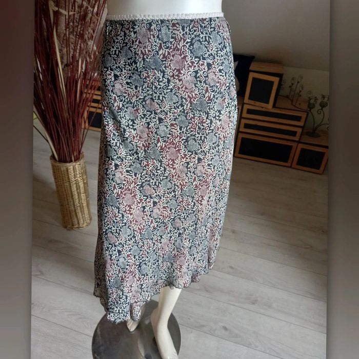 Jolie jupe imprimée taille 46 - photo numéro 2