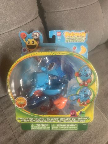 Figurine pacman and thé ghost adventures