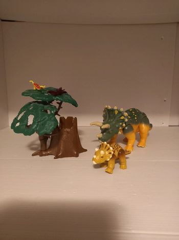 Playmobil triceratops