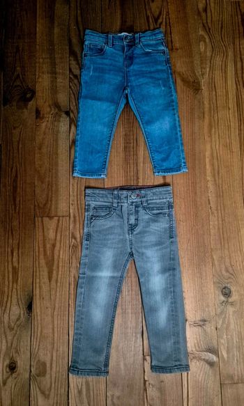 Lot de 2 jeans pour bébé fille
