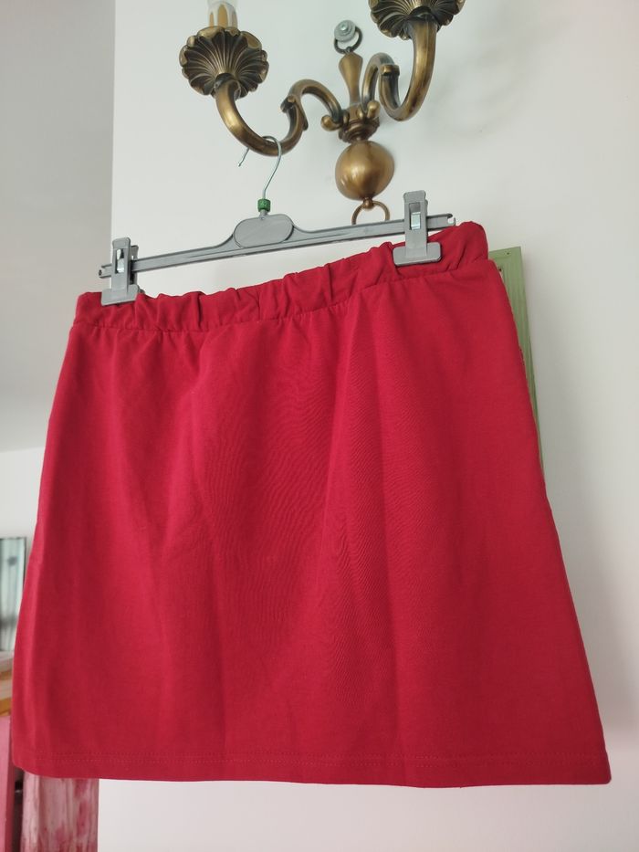 Magnifique jupe courte rouge Neuve ! Taille 42/44 - photo numéro 3