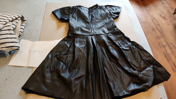 robe similicuir 5 ans - photo numéro 2