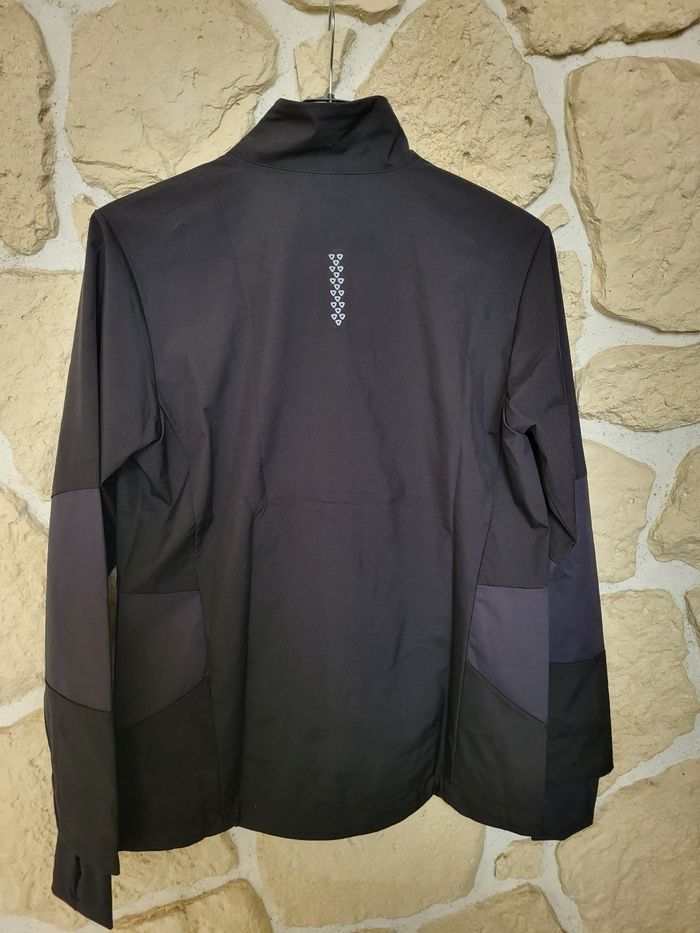 Veste coupe-vent neuve asics - photo numéro 2