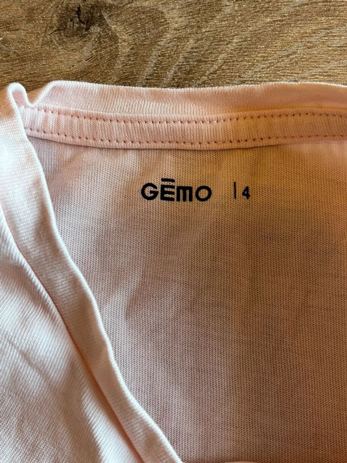 Je vend un le lot de 6 tee shirt filles taille 4 ans très bon état - photo numéro 12