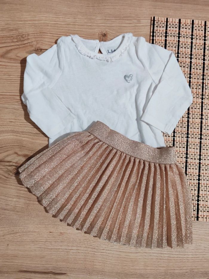 Ensemble fille t-shirt blanc coeur doré avec sa jupe plissée dorée 6 mois - photo numéro 2