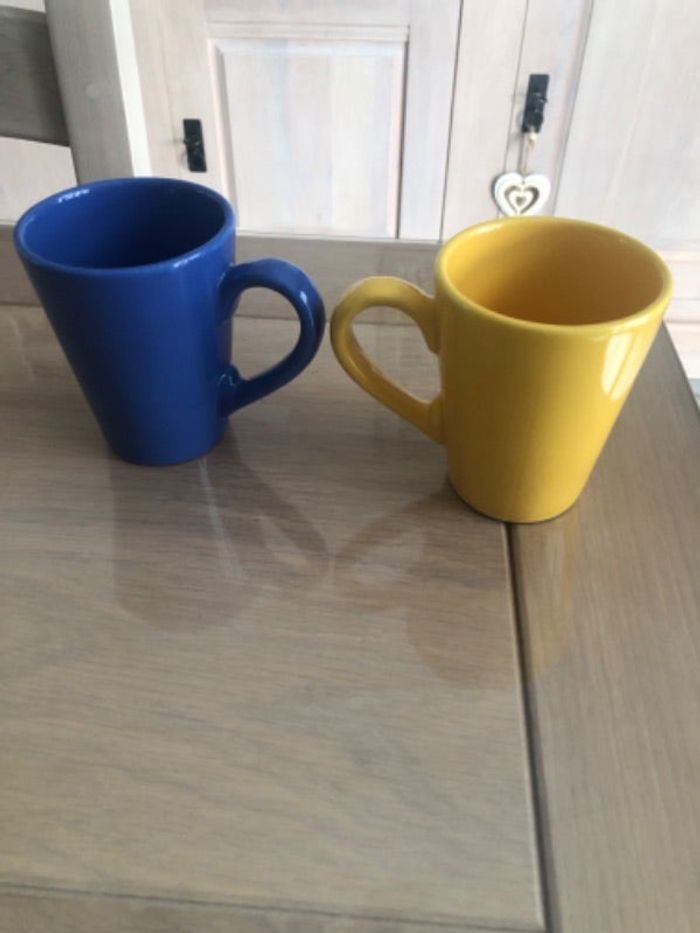 2 mugs
