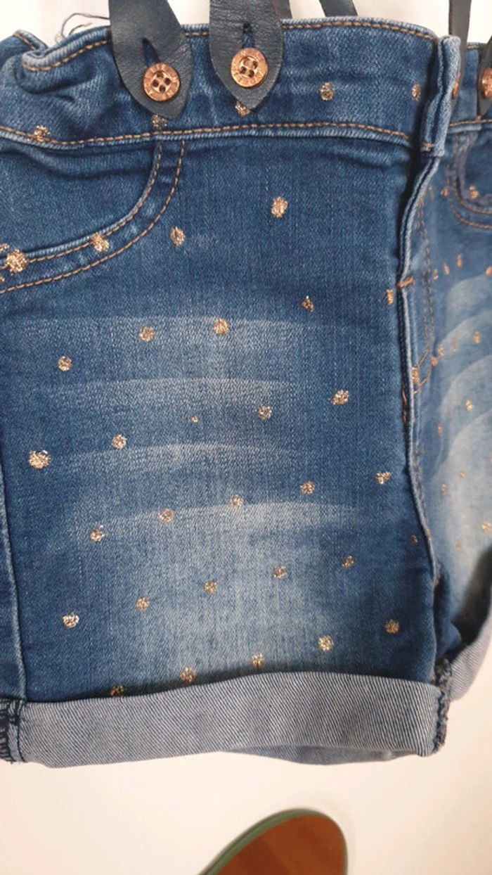 Short en jeans a bretelle 3 ans LH - photo numéro 3