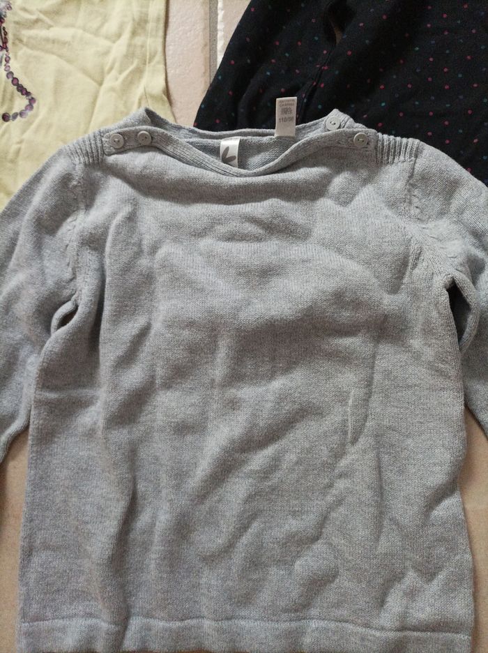 Lots 3 vêtements fille 5 ans - photo numéro 2