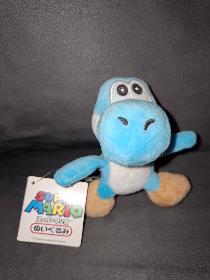 Peluche Yoshi Bleu - Collection Officielle Nintendo San-Ei (Neuve avec étiquettes)
