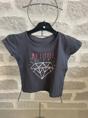 Tee shirt fille kiabi imprimée diamant 3 ans