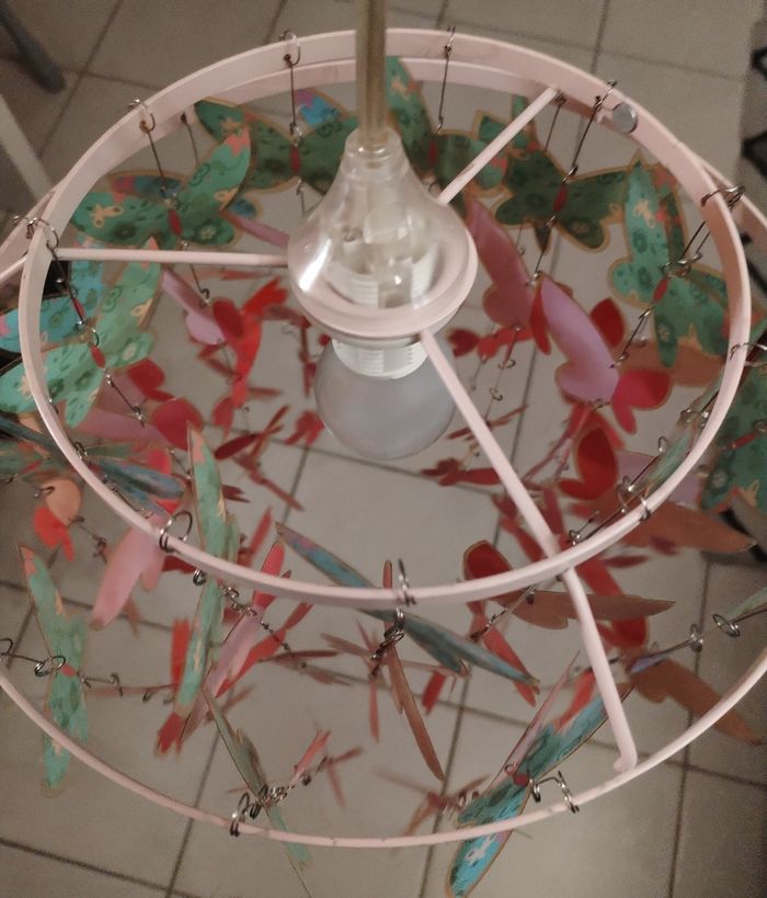 Très beau Luminaire avec des papillons 🦋 neuf - photo numéro 10