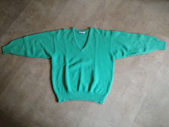 Pull col V vert Taille M 918
