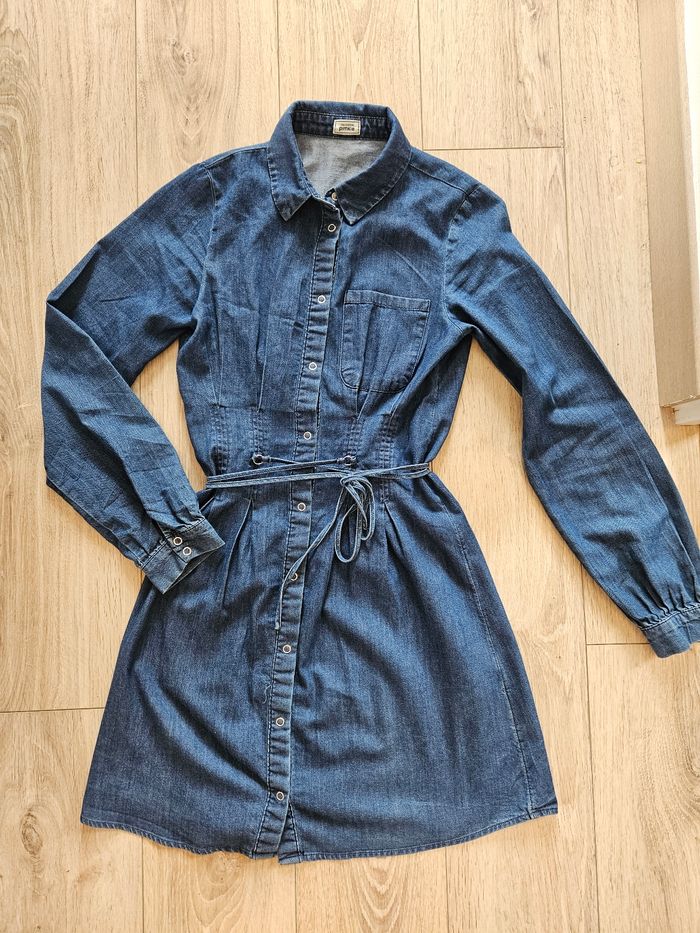 Jolie robe en jean état neuf taille 34 - photo numéro 3