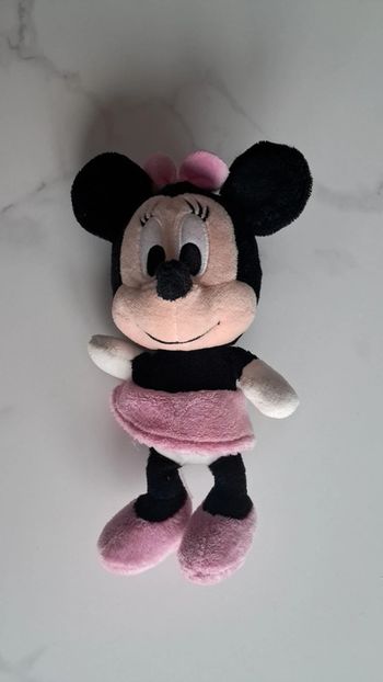 Peluche minnie 🩷🖤