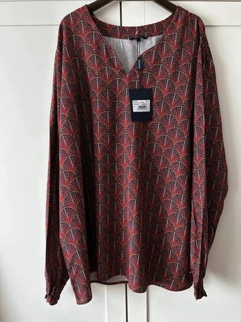 Jolie blouse Thalassa taille 6 neuve