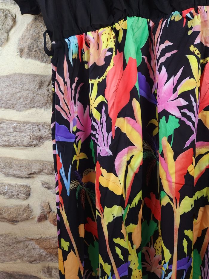 Robe manches courtes noir et multicolore Femme taille 54 marque Missguided 💎 - photo numéro 3