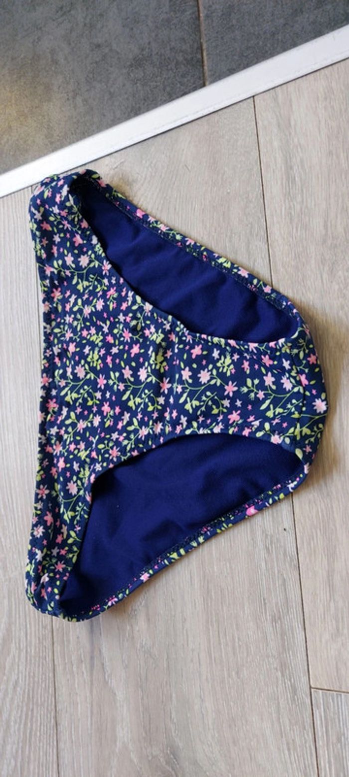 Maillot 3 pièces, fille, bleu foncé à fleurs, taille 10/12 ans, nickel - photo numéro 2