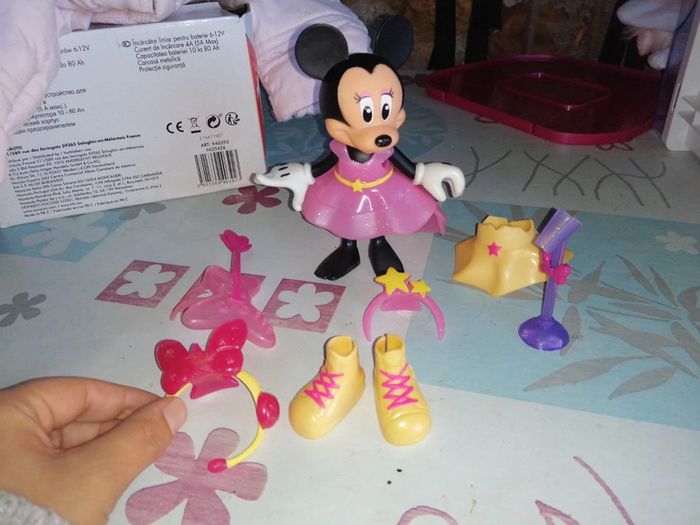 Figurine Minnie + accessoires - photo numéro 2