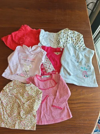 Lot n°6 : pul, gilet bébé 6 mois
