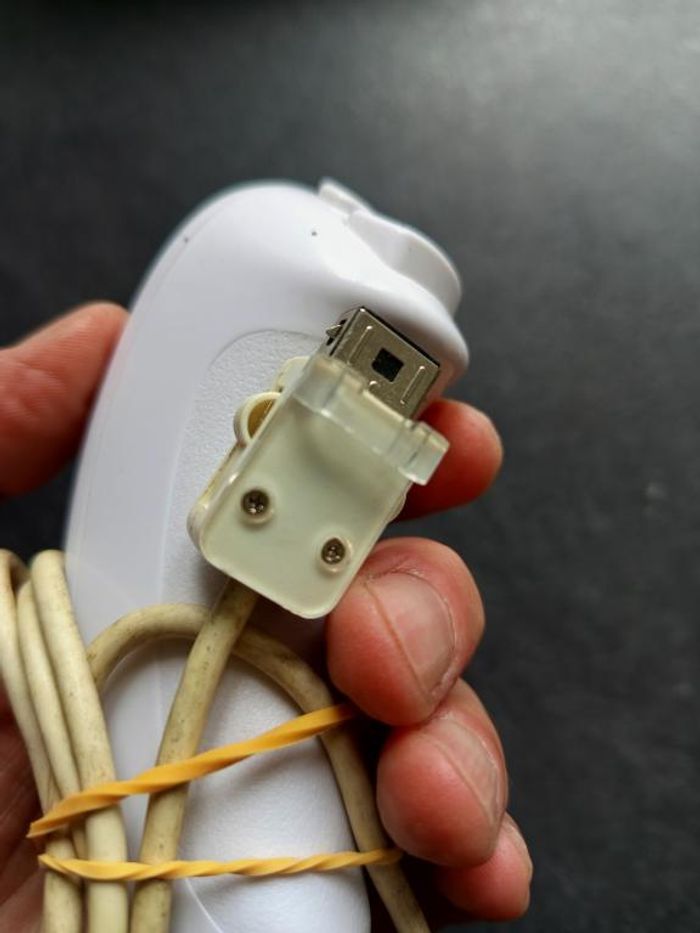Nintendo - Wii - Nunchuk (non officiel) - photo numéro 3