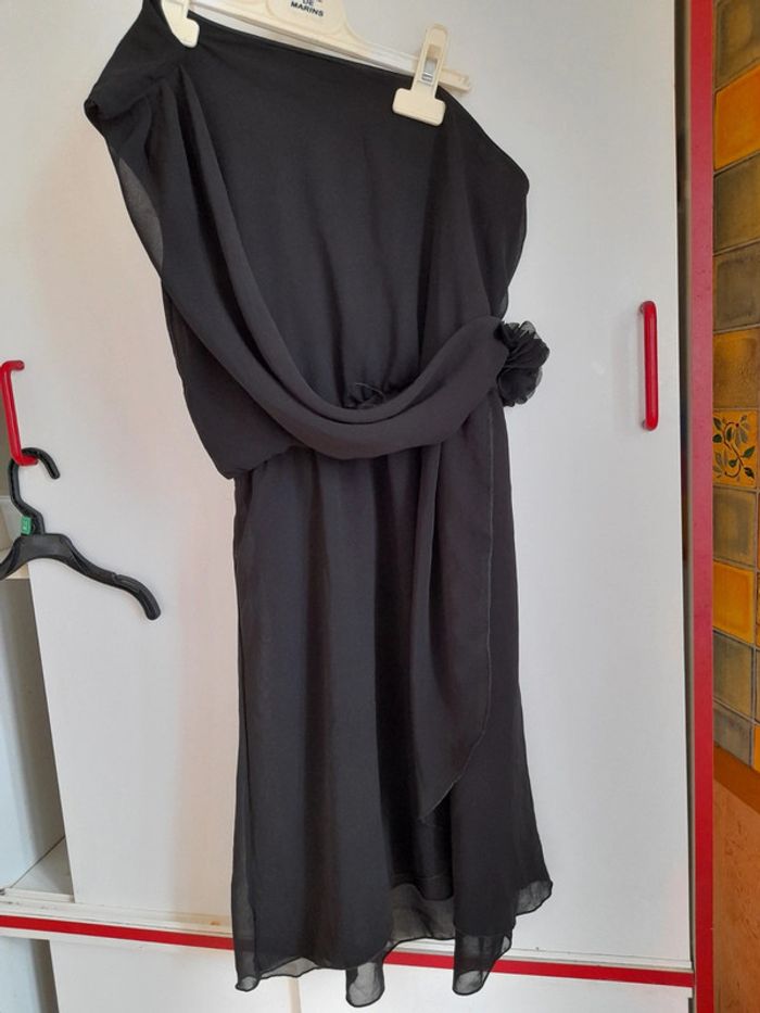 Robe noire - photo numéro 3