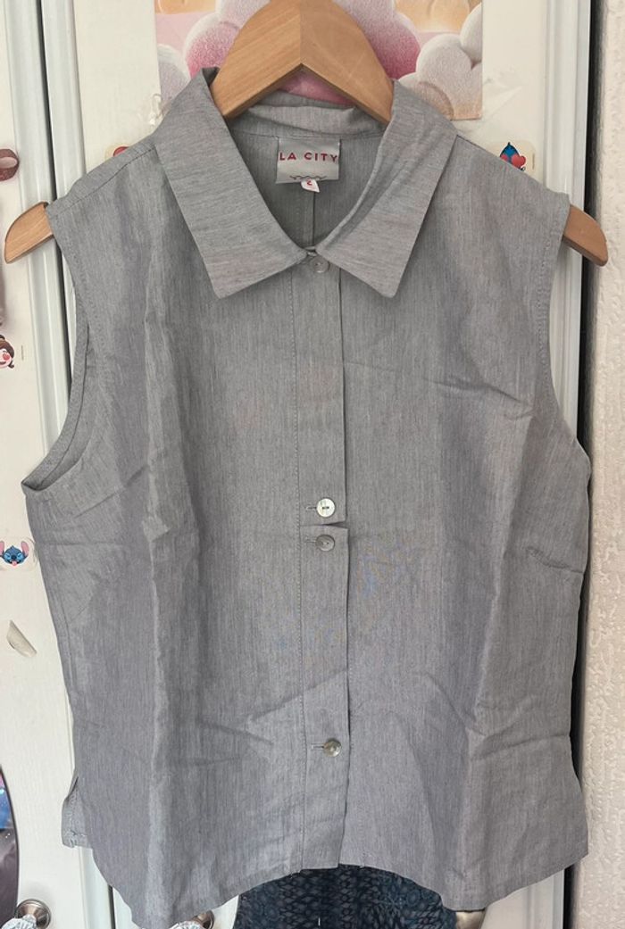 Chemise sans manches, gris clair chiné, bouton argenté, LA CITY, taille 2, fabriqué en France