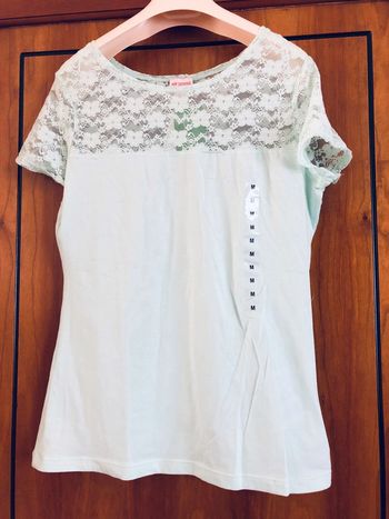 T-shirt neuf avec étiquette