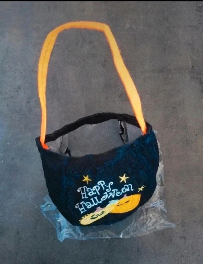 Jolie petit sac halloween,  pour ramasser  des bonbons - photo numéro 2