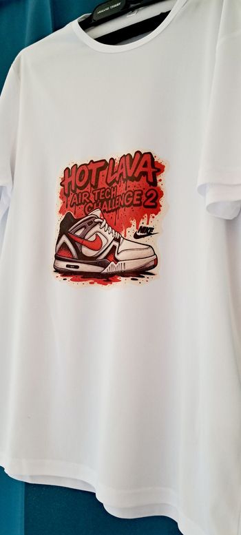 T-shirt  imprimé  sneakers  hot lava