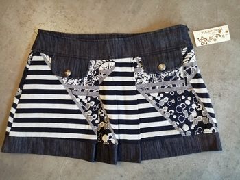 Jupe courte bleu marine et blanche Taille L Fashion